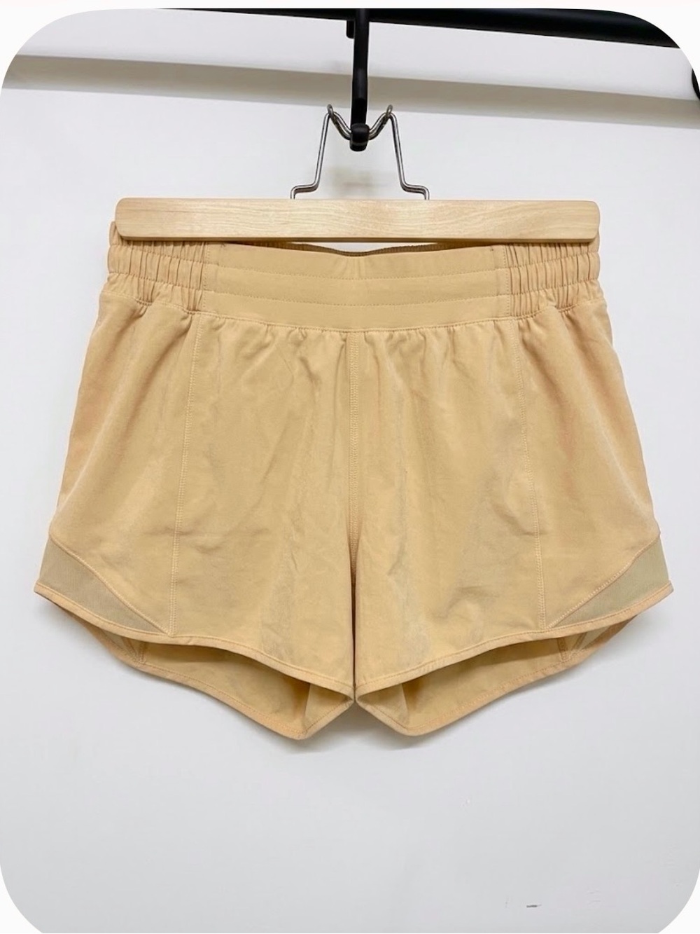 Lululemon Hotty Hot High-Rise Short Tan/Yellow Size 6